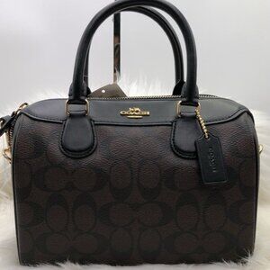 Euc Coach Signature Mini Bennett Shoulder Bag